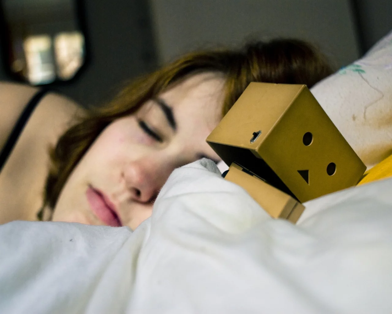 сон, коробка, девушка, кровать, подушка, одеяло, danbo
