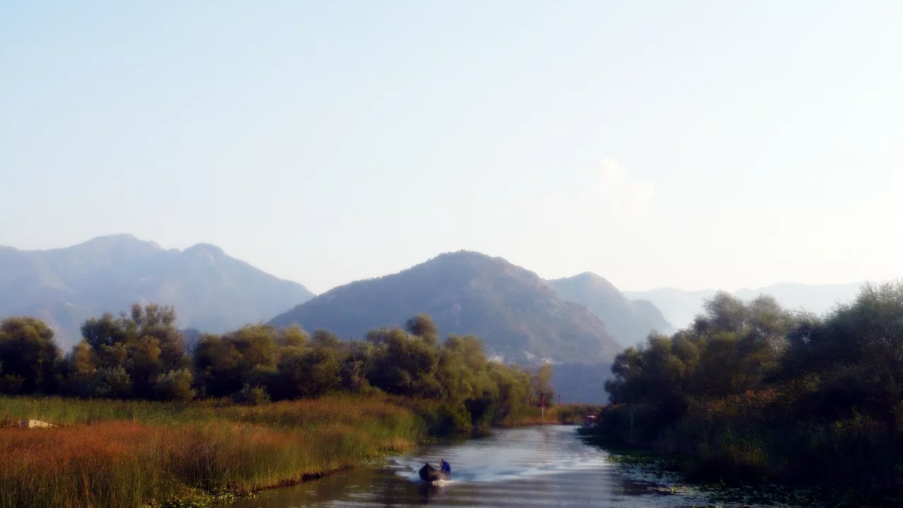 лодка, река, горы