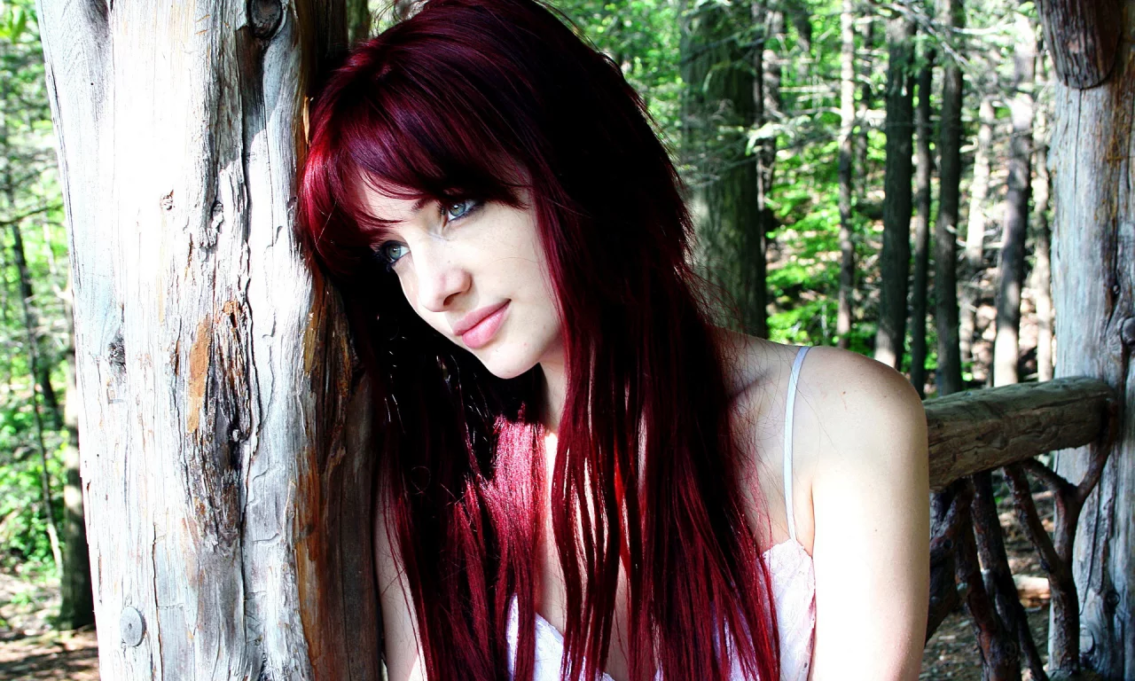 дерево, задумчивость, сьюзан коффи, susan coffey, взгляд, рыжая