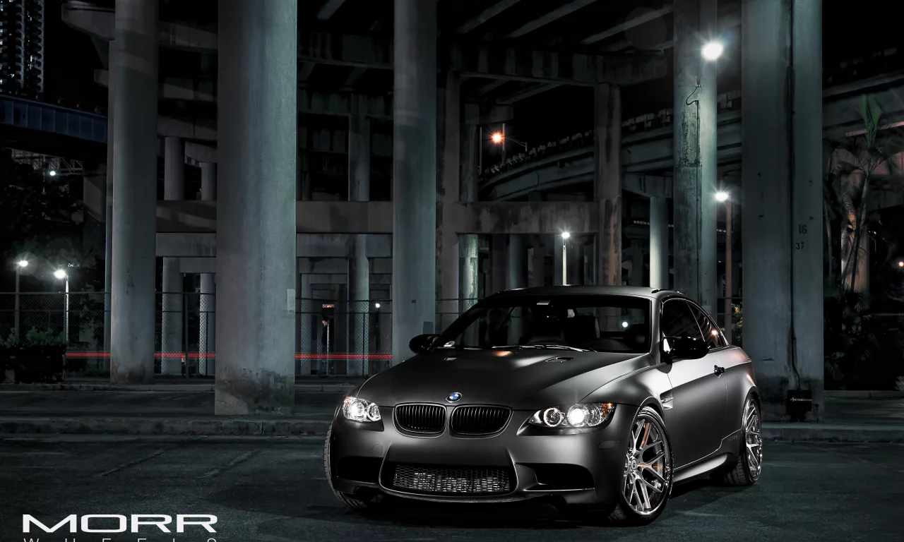 чёрный, bmw, м3, wheels, morr, фонари, надпись, ночь, m3, колонны, суперкар, бмв