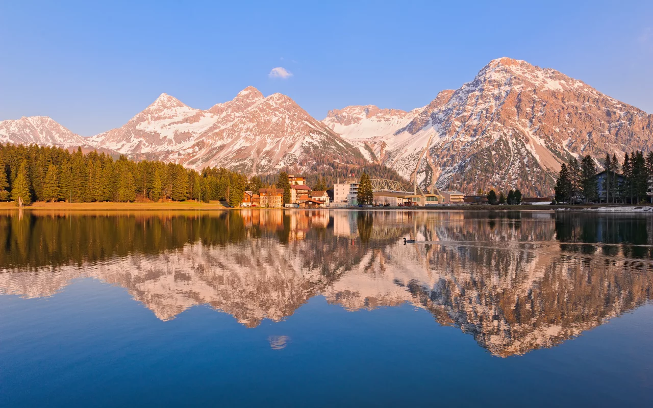 горы, пейзаж, отражение, городок, озеро, дома, природа, лес, reflection