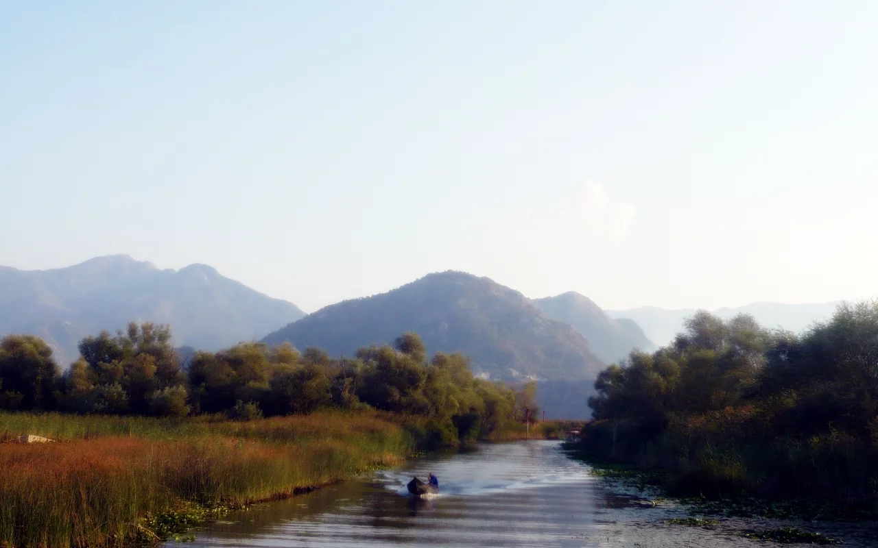 лодка, река, горы