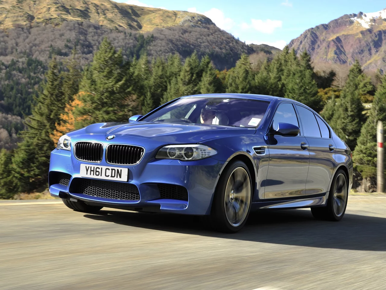 суперседан, дорога, синий, лес, скорость, m5, горы, м5, бмв, bmw, передок