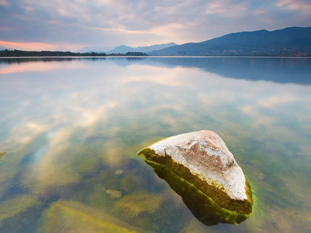 пейзаж, shallow, nature, reflection, sky, water, небо, мель, горы, landscape, камни, clouds, облака, вода, природа, mountains, 2560x1600, река, river, rocks, отражение