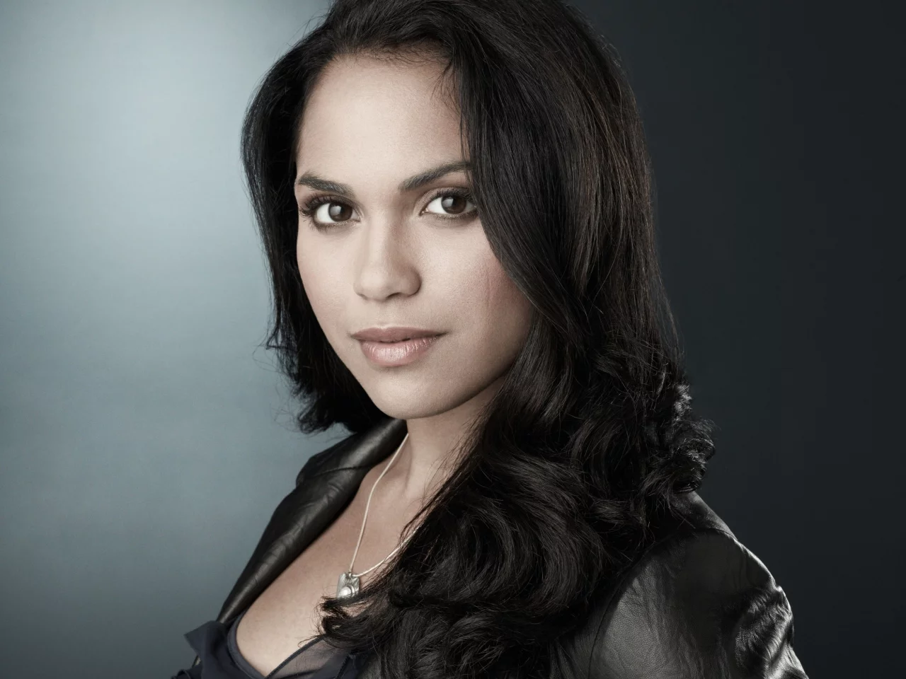 ria torres, обмани меня, взгляд, актриса, персонаж, волосы, лицо, теория лжи, моника реймунд, девушка, lie to me, сериал, monica raymund, риа торрес