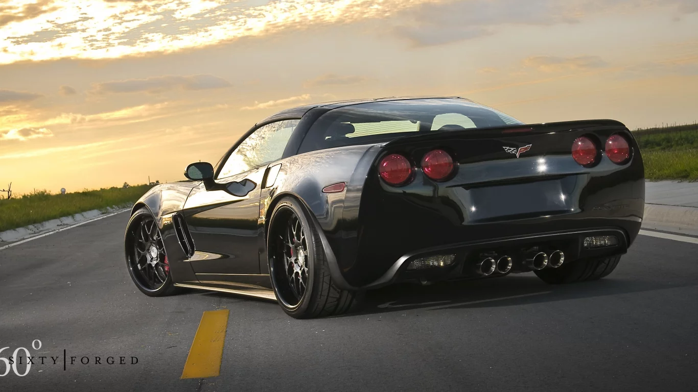 корвет, black, асфальт, z06, закат, чёрный, chevrolet, 360 three sixty forged, задняя часть, разметка, шевроле, corvette