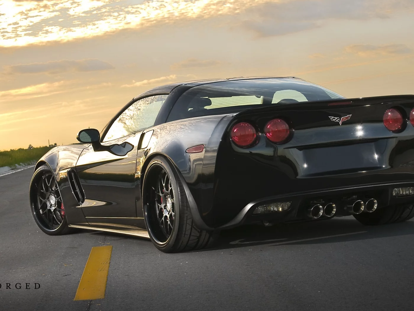 корвет, black, асфальт, z06, закат, чёрный, chevrolet, 360 three sixty forged, задняя часть, разметка, шевроле, corvette