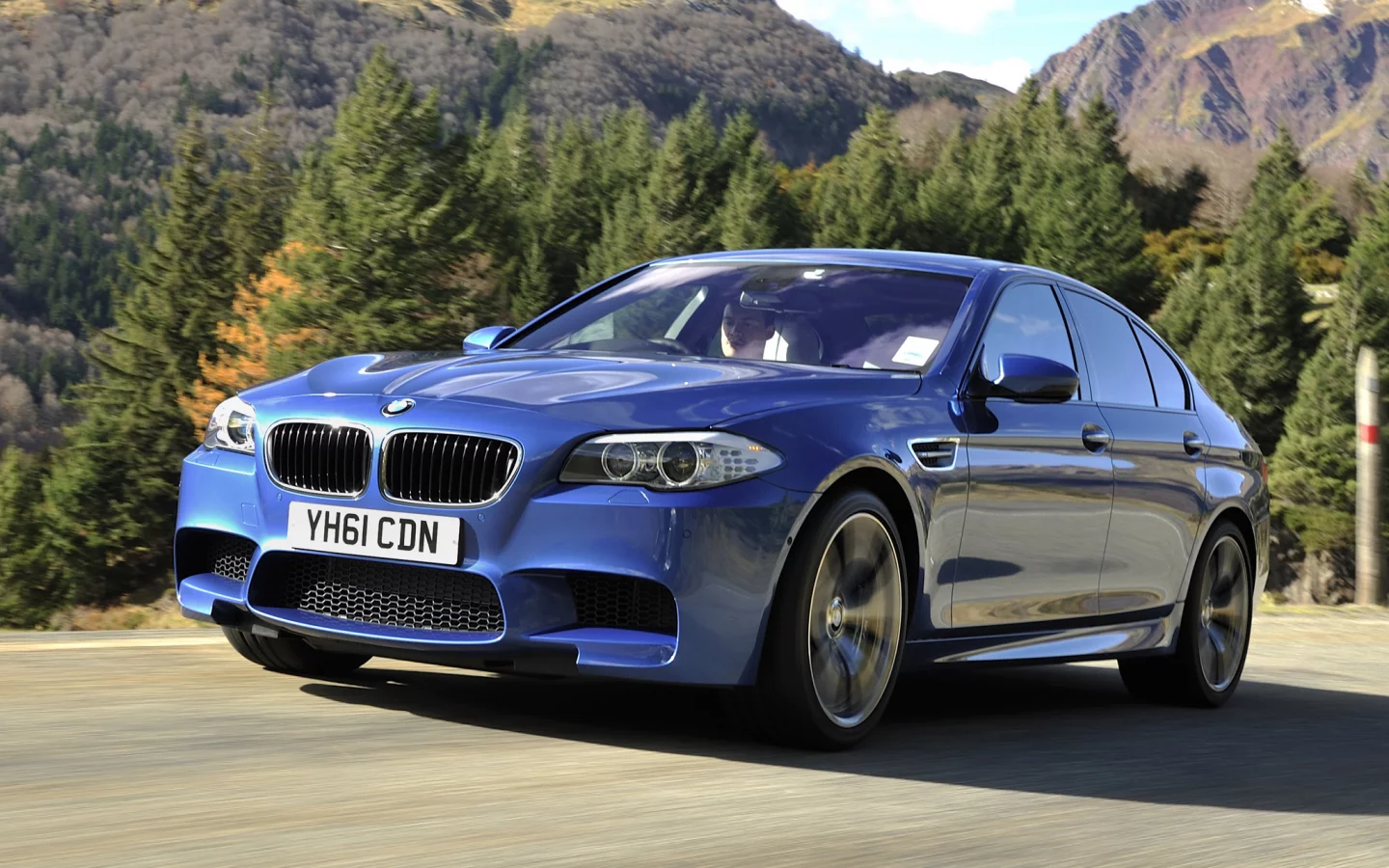 суперседан, дорога, синий, лес, скорость, m5, горы, м5, бмв, bmw, передок
