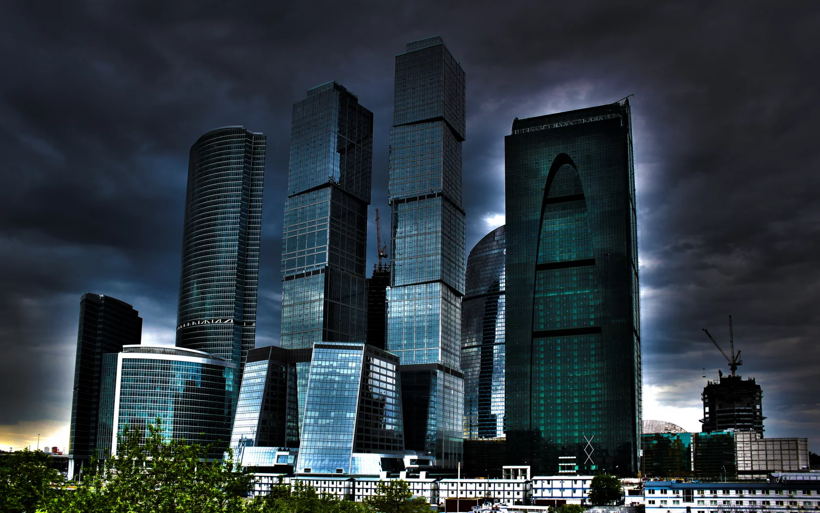 высотки, стройка, дома, стекло, окна, краны, здания