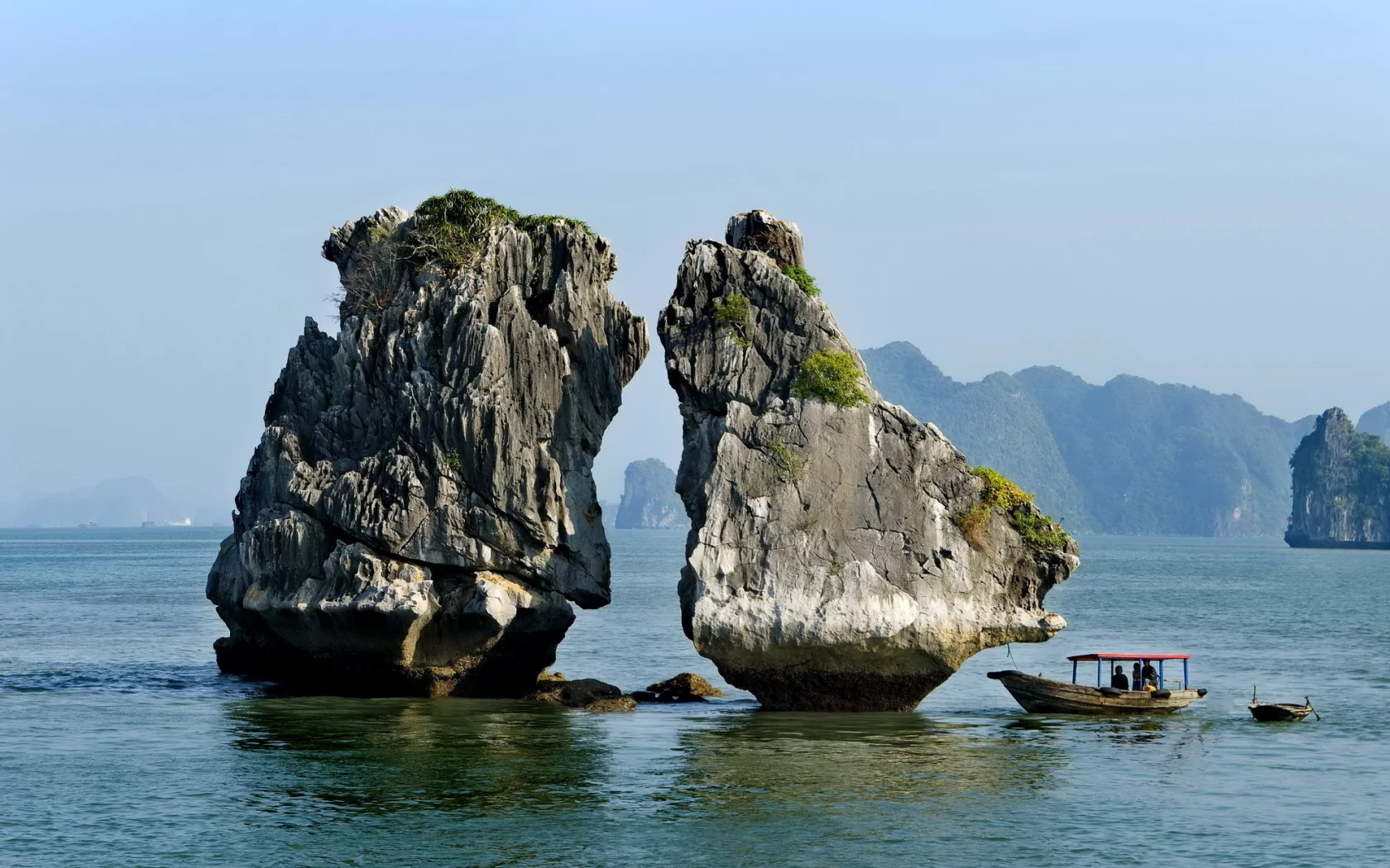 камень, лодка, море, горы, небо, люди, китай