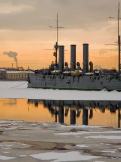 река, город, корабль