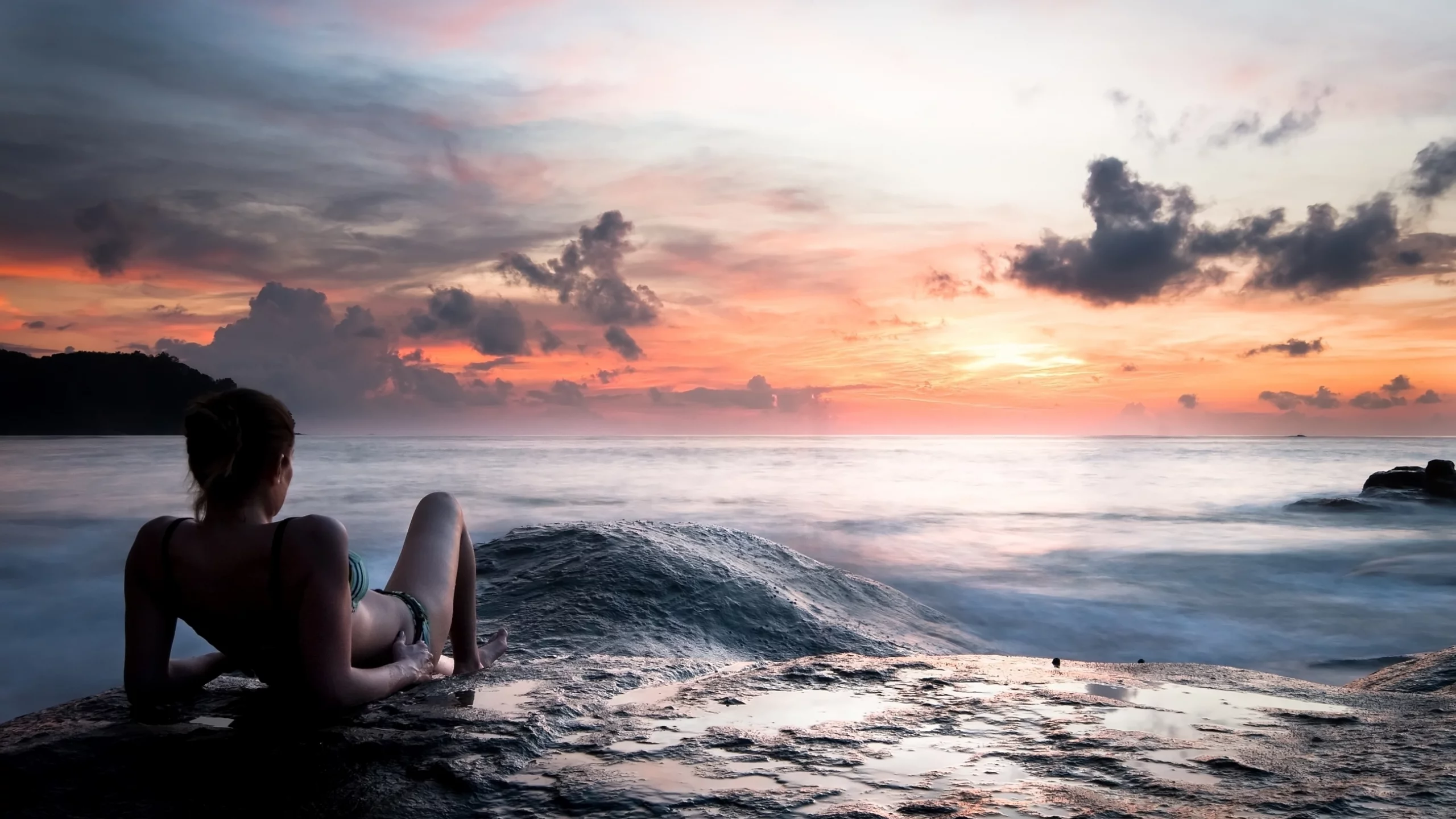 небо, море, девушка, картинки, фон, wallpapers, обои, камень, закат, пейзаж, горизонт, настроение