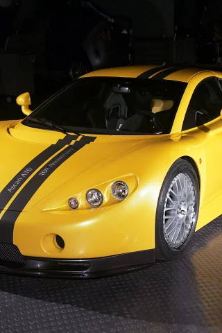 ascari, чёрные полосы, гараж, a10, темно, желтая