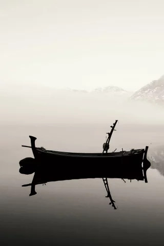 reflection, озеро, nature, отражение, mountains, landscape, lake, вода, чб, water, fog, природа, пейзаж, snow, снег, 1920x1200, b&w, туман, boat, горы, лодка
