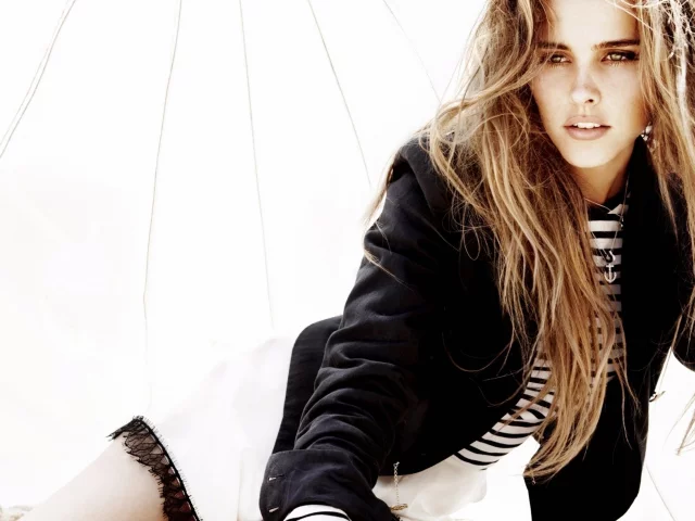 светлый фон, взгляд, блондинка, волосы, isabel lucas