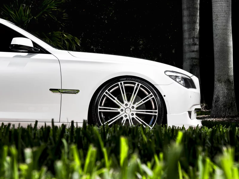 bmw, диски, белый, трава, семёрка, седьмой серии, 7 series, газон, бмв
