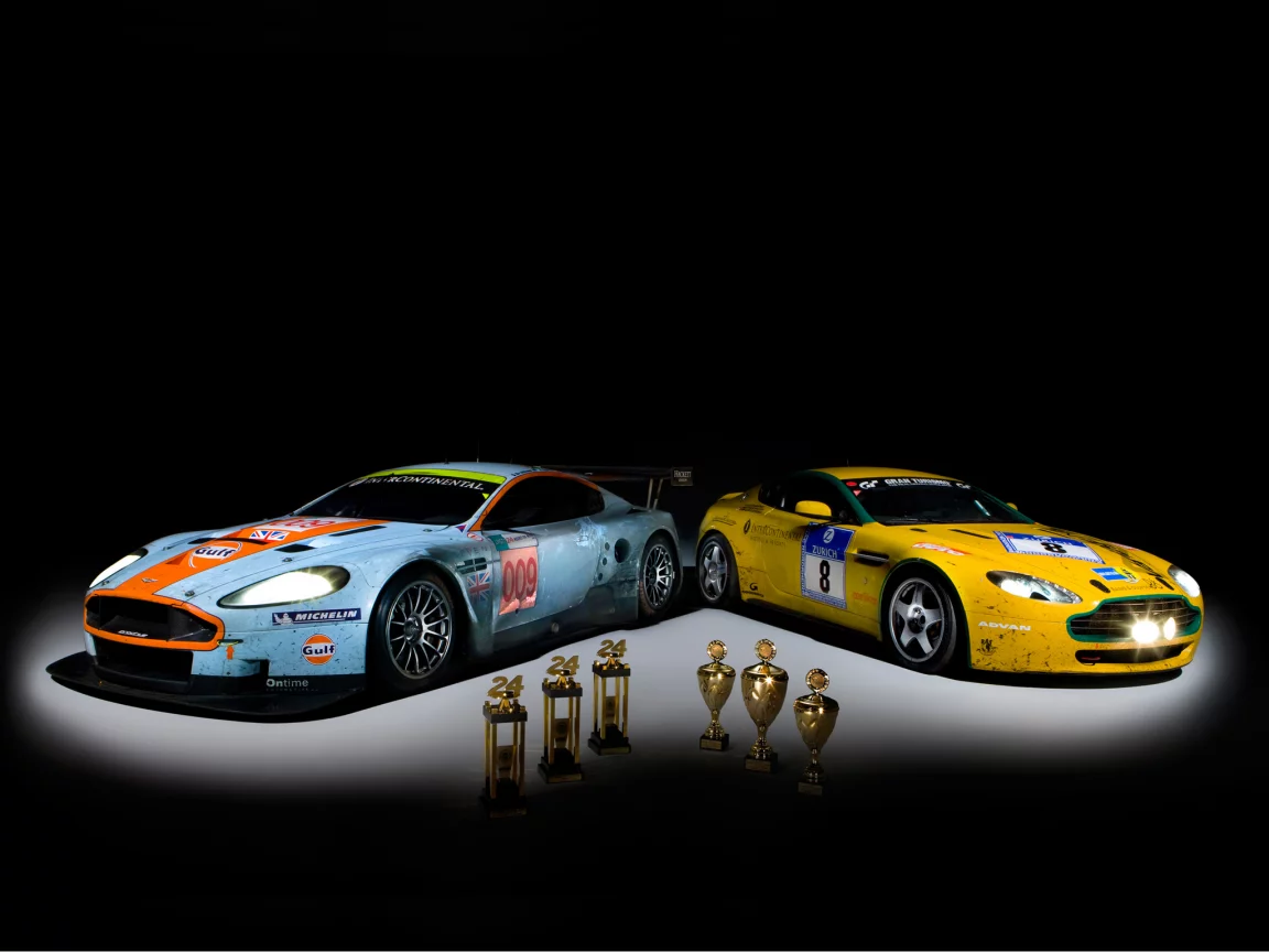 астон мартин, dbrs9, чёрный фон, 24 часа ле-мана, aston martin, кубки, победители, v8 vantage n24, гоночные болиды, чемпионат gt3