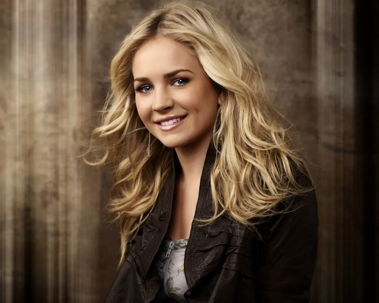 улыбка, девушка, глаза, britt robertson, волосы, актриса, модель, лицо