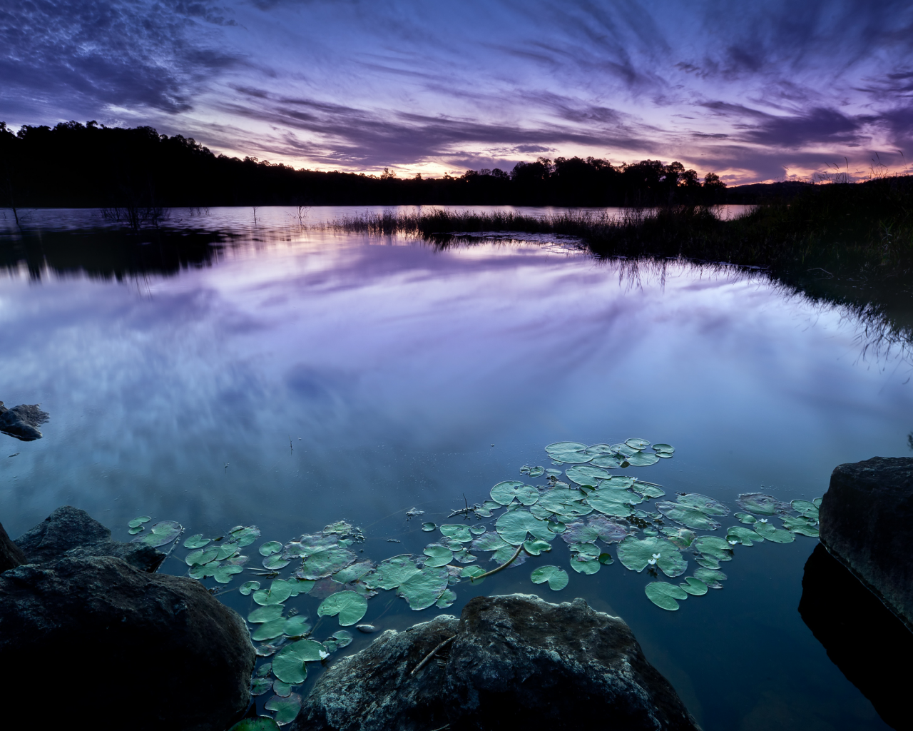 Вода озеро