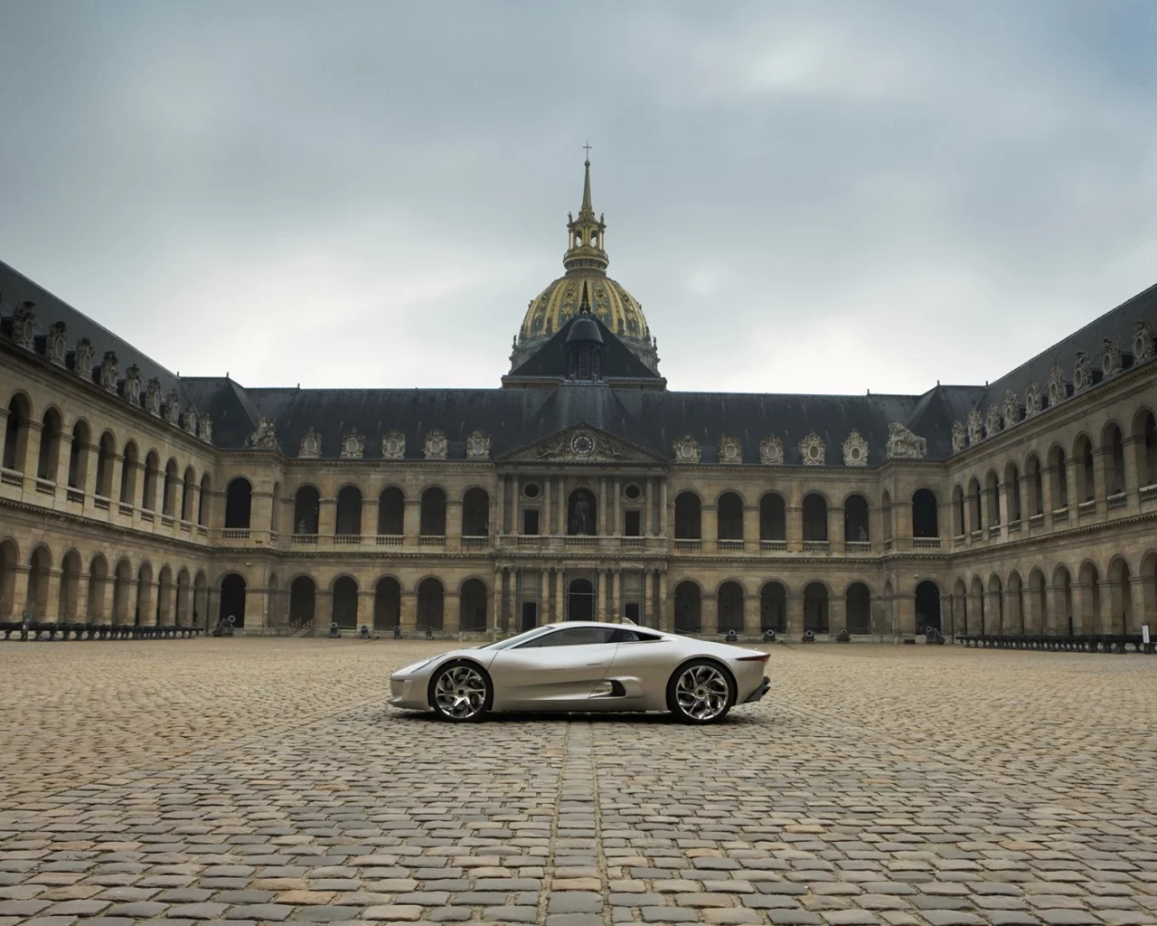jaguar c-x75, париж, тротуар, ягуар, paris auto show
