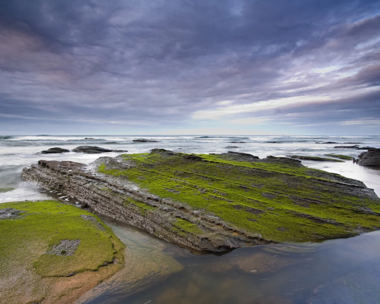 море, небо, камни