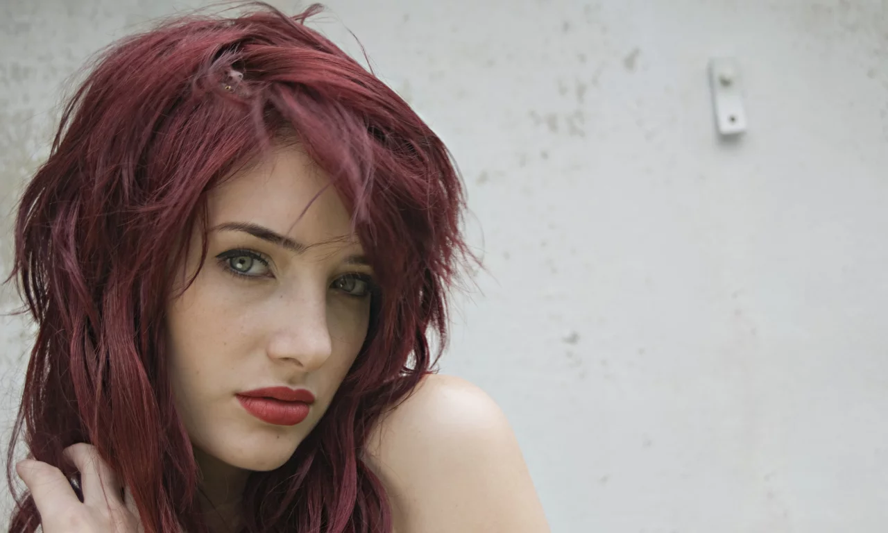 взгляд, susan coffey, red lips