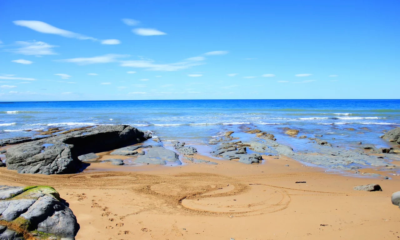 пляж, rocky beach, следы, камни, море, вода, пейзажи
