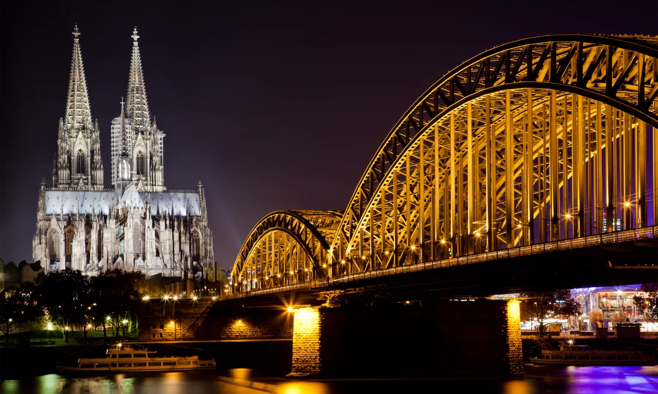 sky, germany, река, германия, огни, night, небо, ночь, город, cathedral, reflection, bridge, мост, river, city, lights, сабор, 2560x1600, отражение