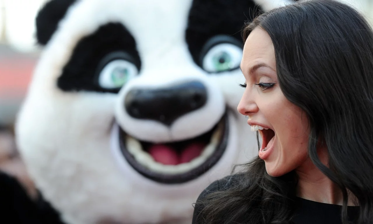 девушка, улыбка, kung-fu panda, анджелина джоли, актриса, angelina jolie, кунг-фу панда, волосы