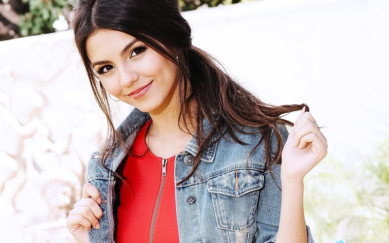 девушка, взгляд, victoria justice, улыбка