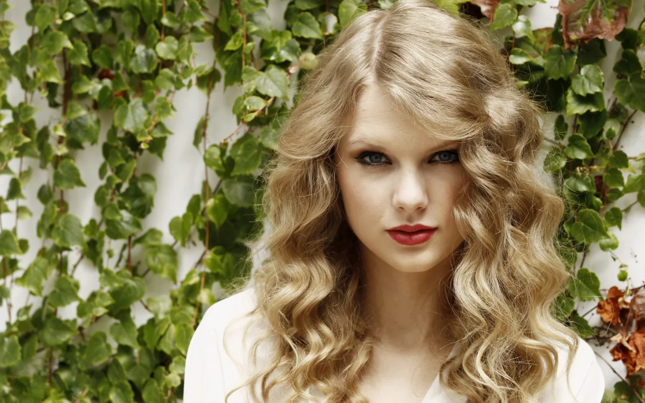 taylor swift, блондинка, растения, зеленый фон