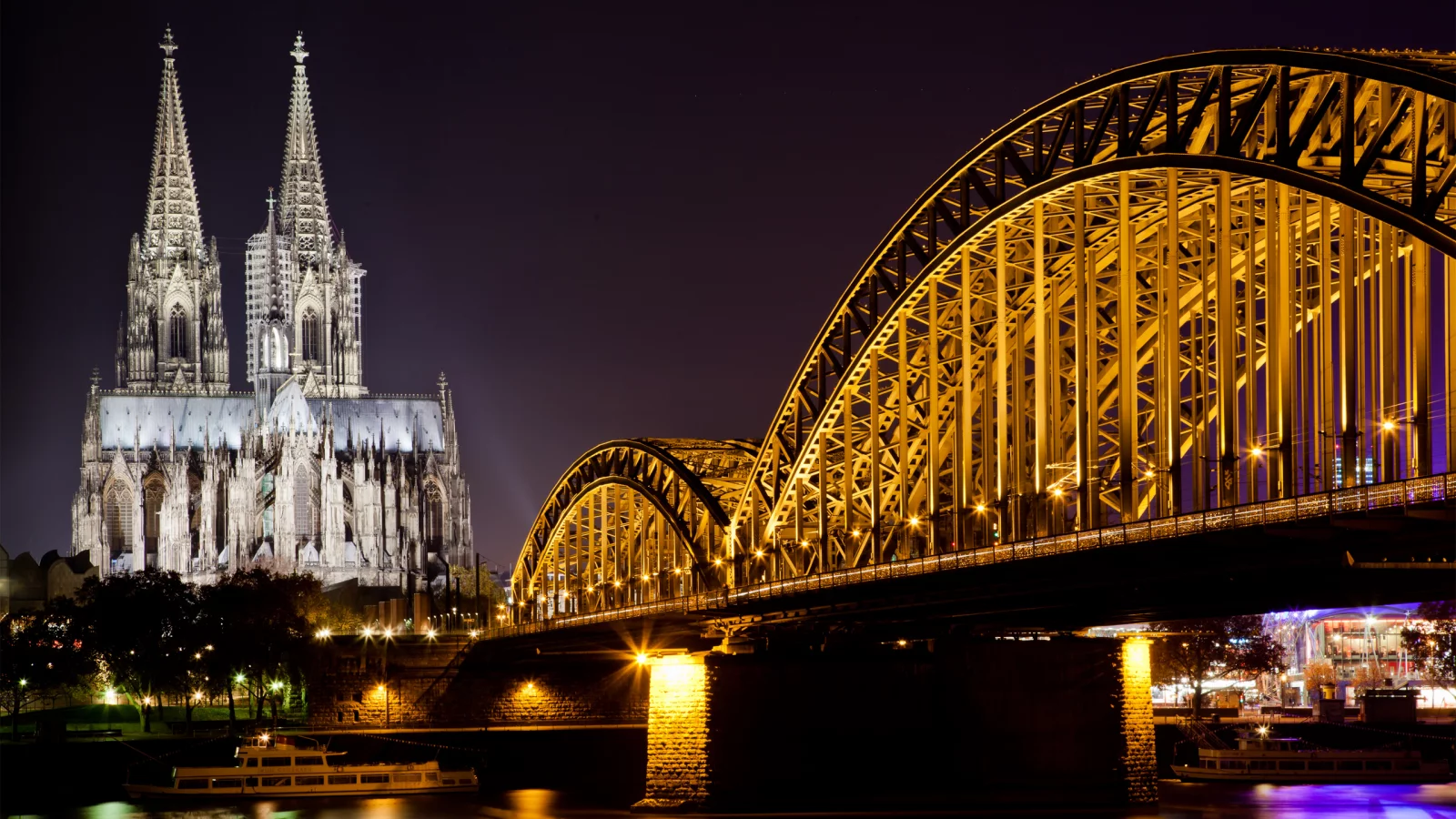 sky, germany, река, германия, огни, night, небо, ночь, город, cathedral, reflection, bridge, мост, river, city, lights, сабор, 2560x1600, отражение