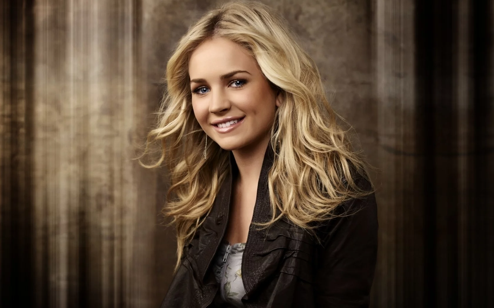 улыбка, девушка, глаза, britt robertson, волосы, актриса, модель, лицо