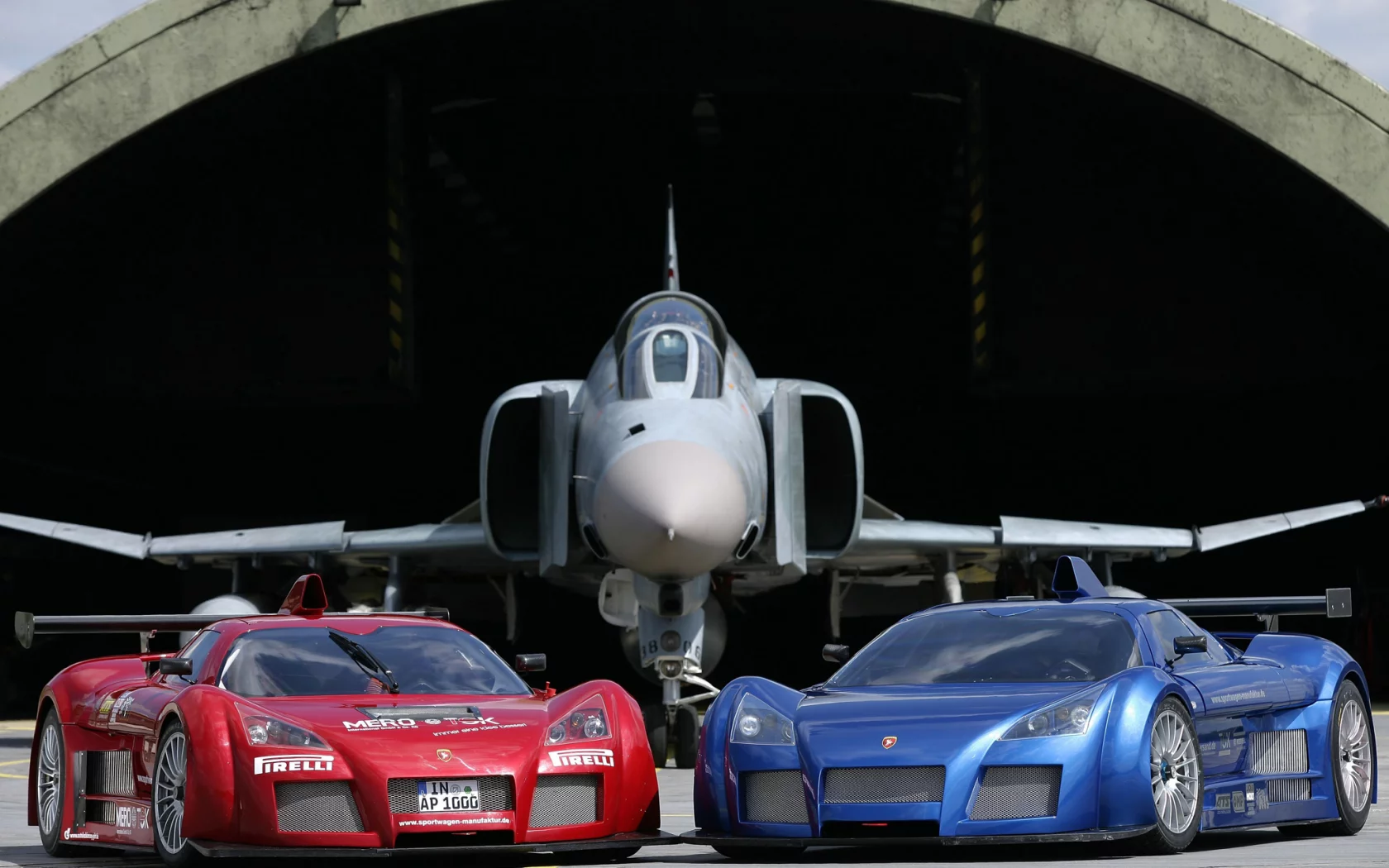 деколи, pirelli, лейблы, наклейки, gumpert, компании, apollo, ангар, f-4 phantom, истребитель