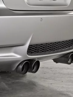 бампер, труба, выхлоп, bmw m3, черно-белый
