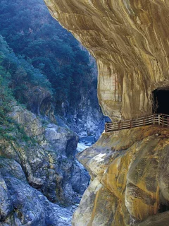in hualien, taiwan, taroko gorge