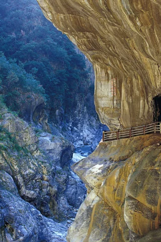 in hualien, taiwan, taroko gorge