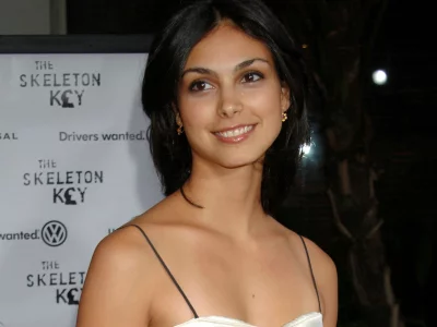 morena baccarin, красотка, актриса, улыбка, морена баккарин, взгляд, красавица