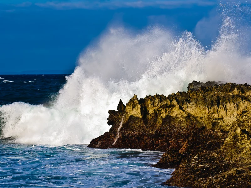 облака, 2560x1598, небо, sky, nature, landscape, waves, волны, пейхаж, вода, rocks, clouds, скалы, океан, ocean, природа, shore, берег, water
