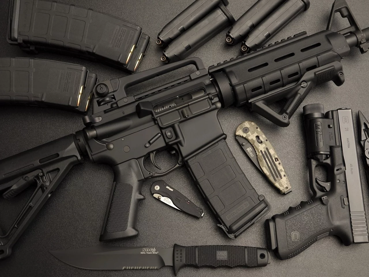 автомат, пистолет, ar-15, нож, штурмовая винтовка