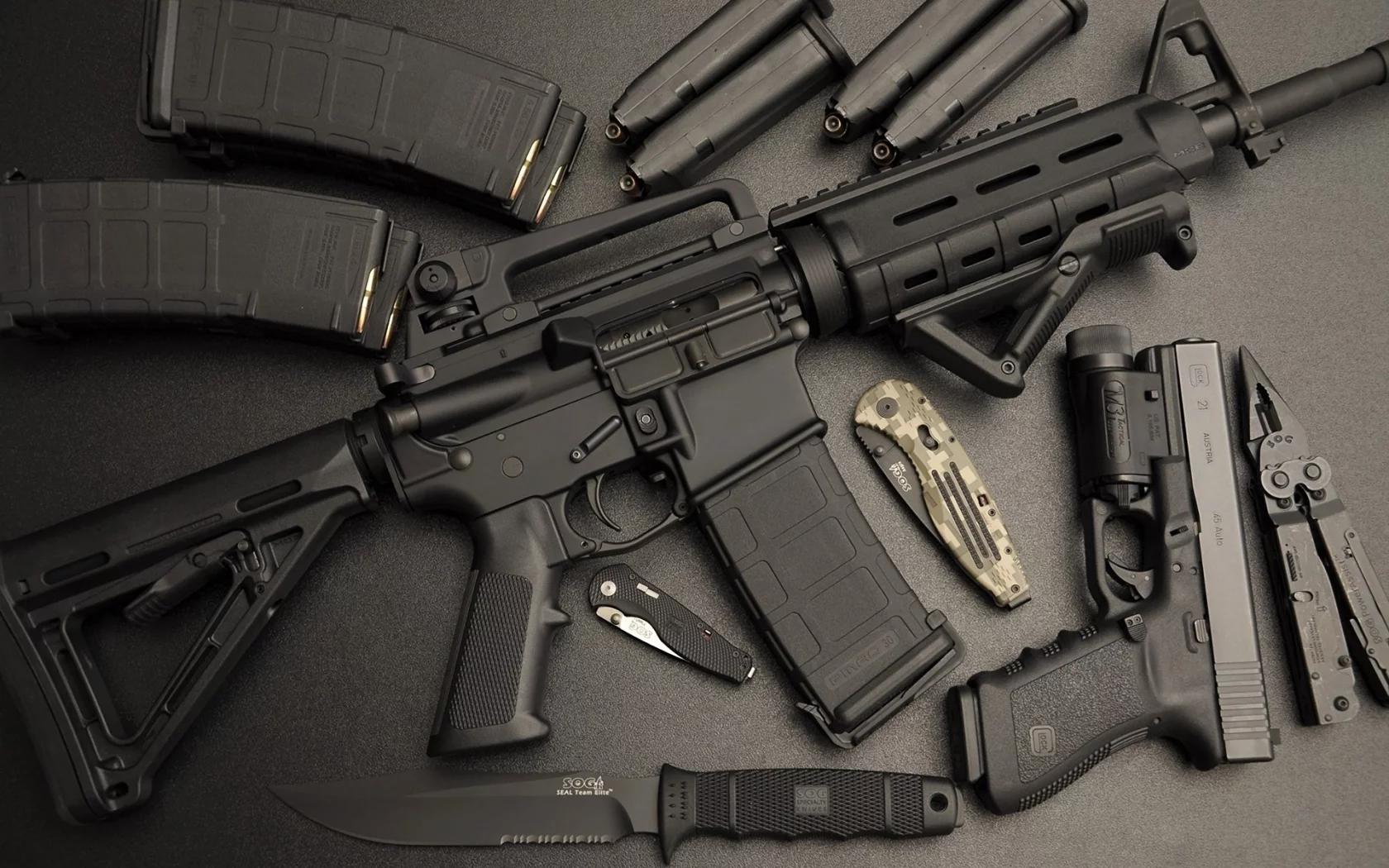 автомат, пистолет, ar-15, нож, штурмовая винтовка