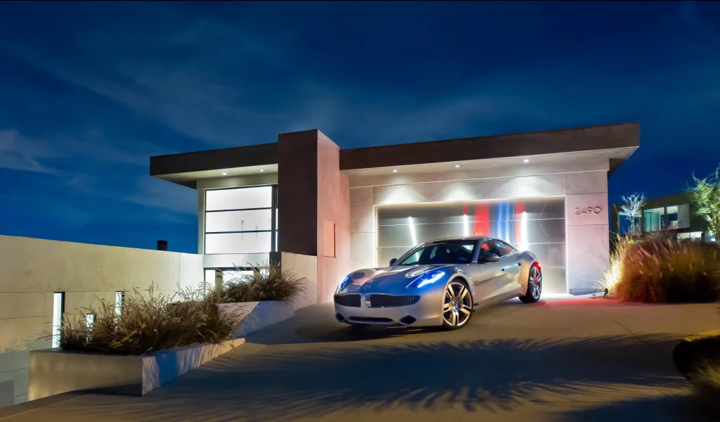 fisker karma, фискер карма, гараж, вечер