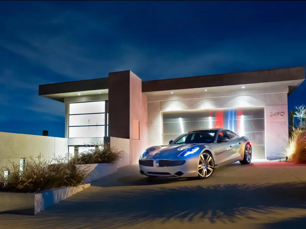 fisker karma, фискер карма, гараж, вечер