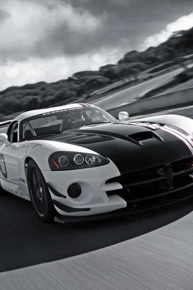 Dodge Viper ACR на черном фоне