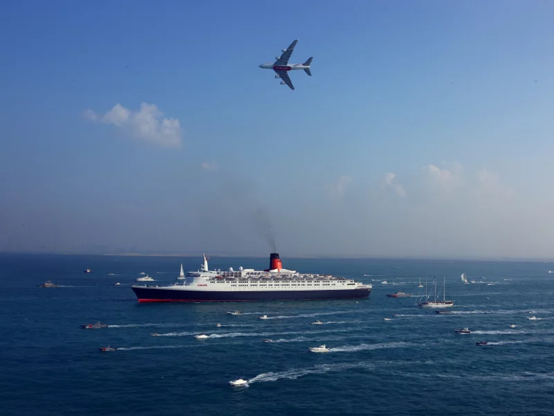 queen elizabeth, airbus, a380, авиалайнер, 2, emirates airline, самолет