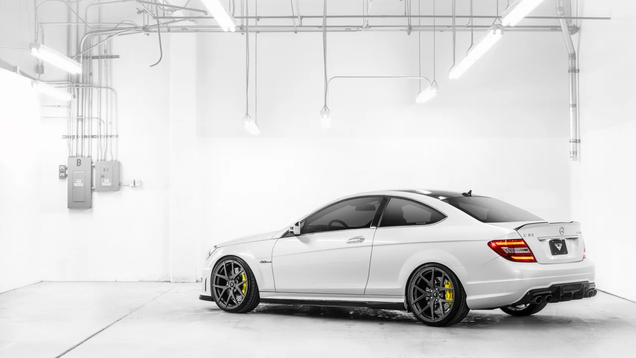 mercedes-benz, amg, white, rear, мерседес бенц, c-klasse, c 63, белый, лампы