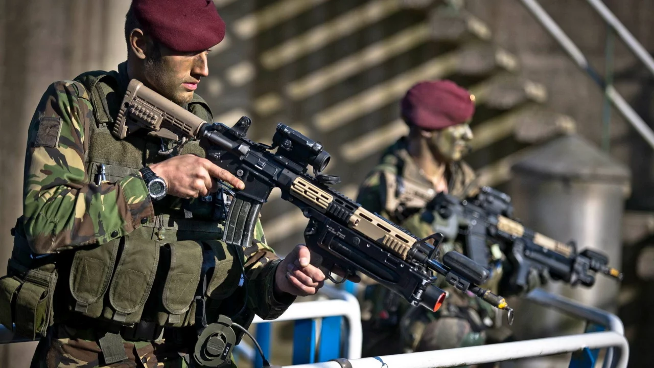 солдаты, royal netherlands army, оружие