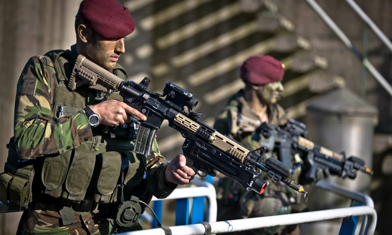 солдаты, royal netherlands army, оружие