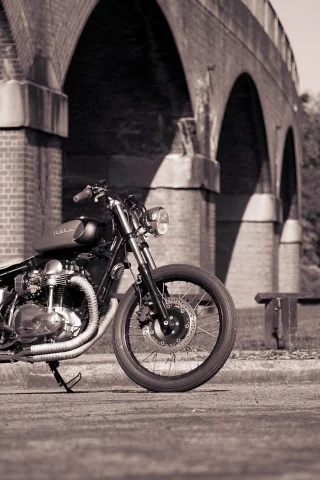 bobbersake v1, мост, стиль, мотоцикл, боббер, kawasaki w650, deusesmachina