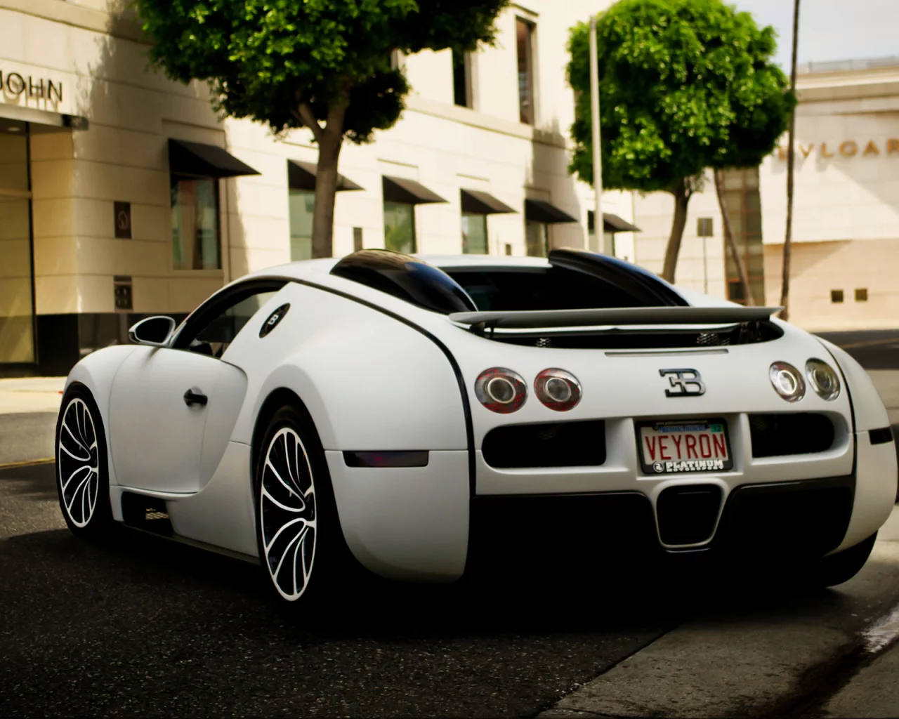 veyron, город, авто, деревья, машины, bugatti, улица